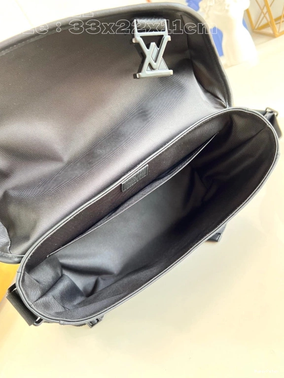 Voyager PM-33*22.5*11CM VUITTON Messenger LOUIS 0731